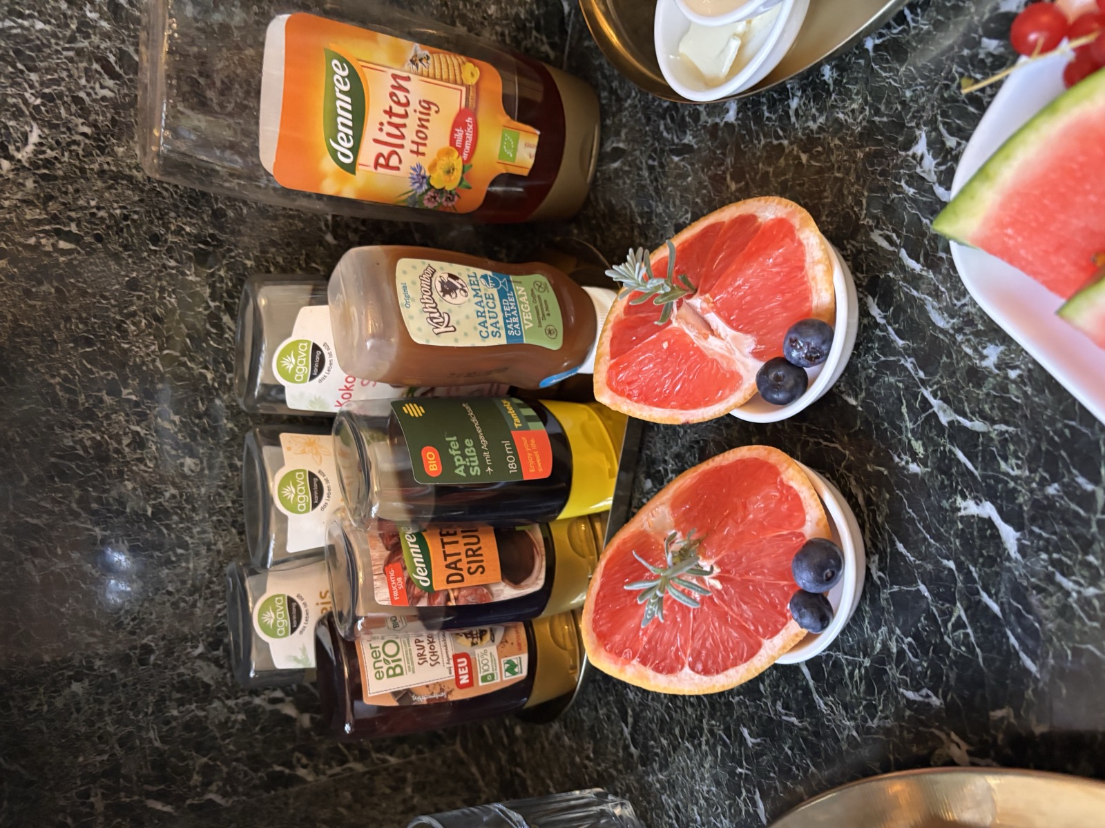 K&auml;se und Aufschnitt mit Butter