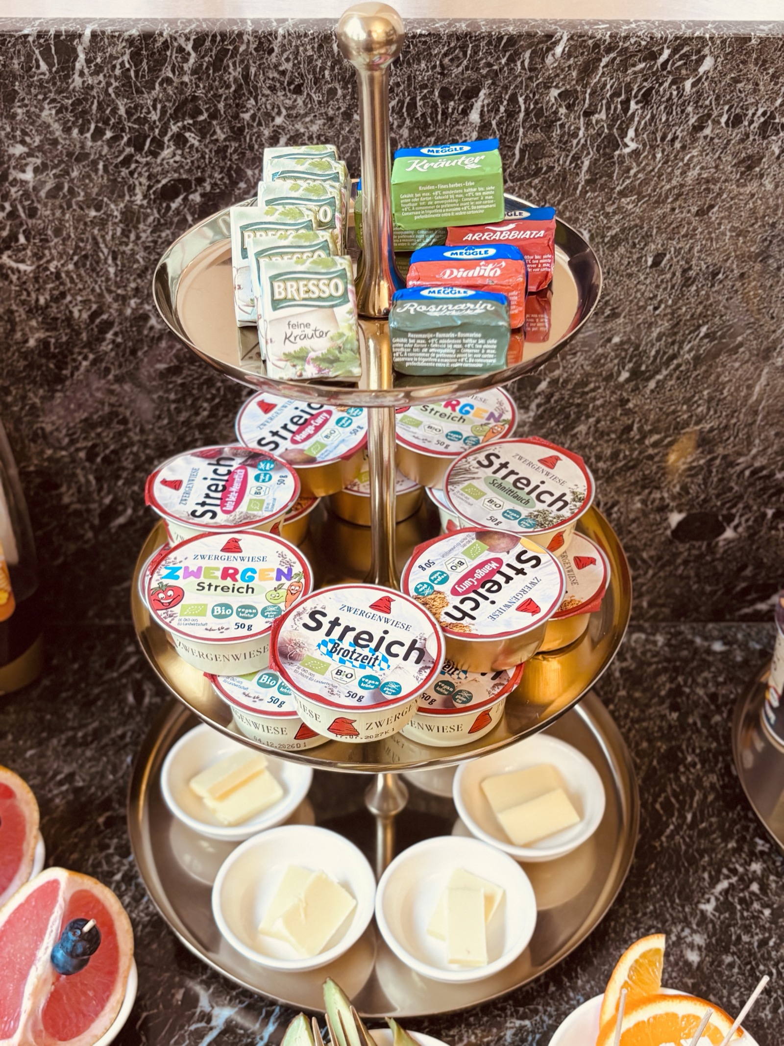 Vegane Aufstriche auf Etagere